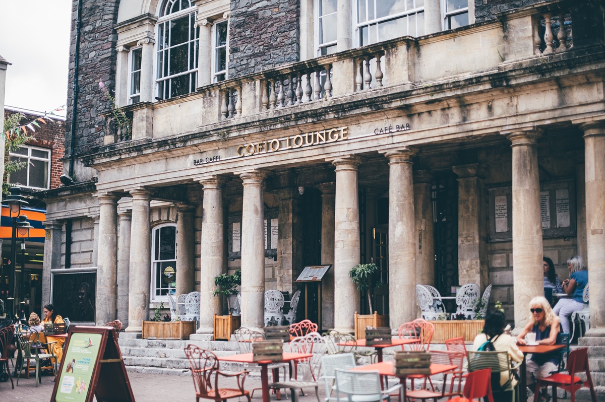 Exterior of Cofio Lounge in Carmarthen.