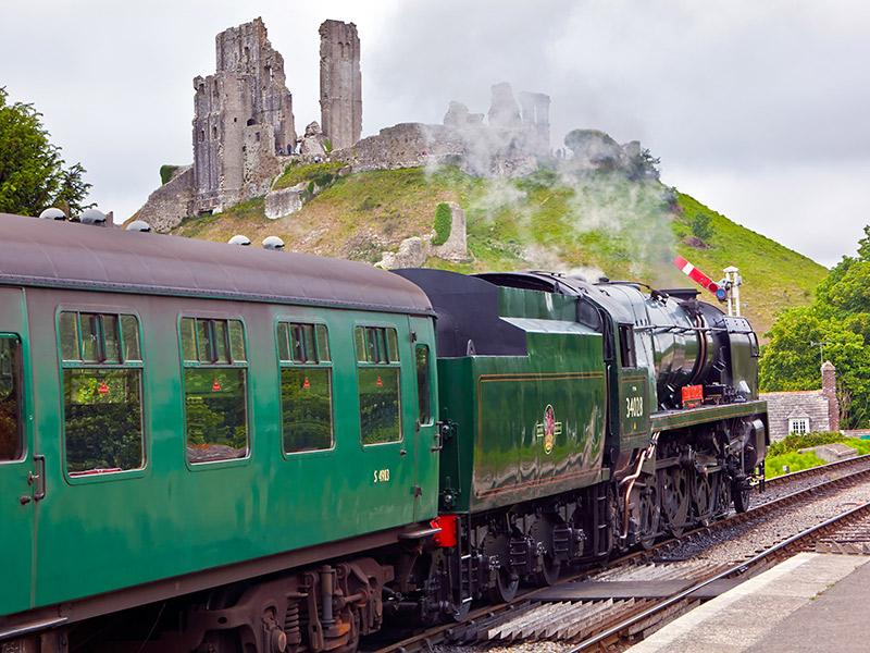 Image of Corfe Castle and steam train