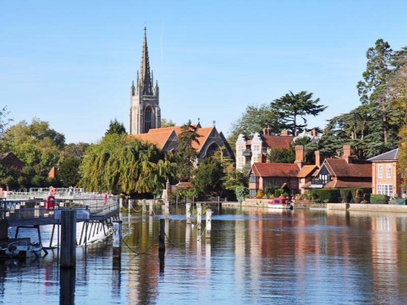 The River Thames running through Marlow